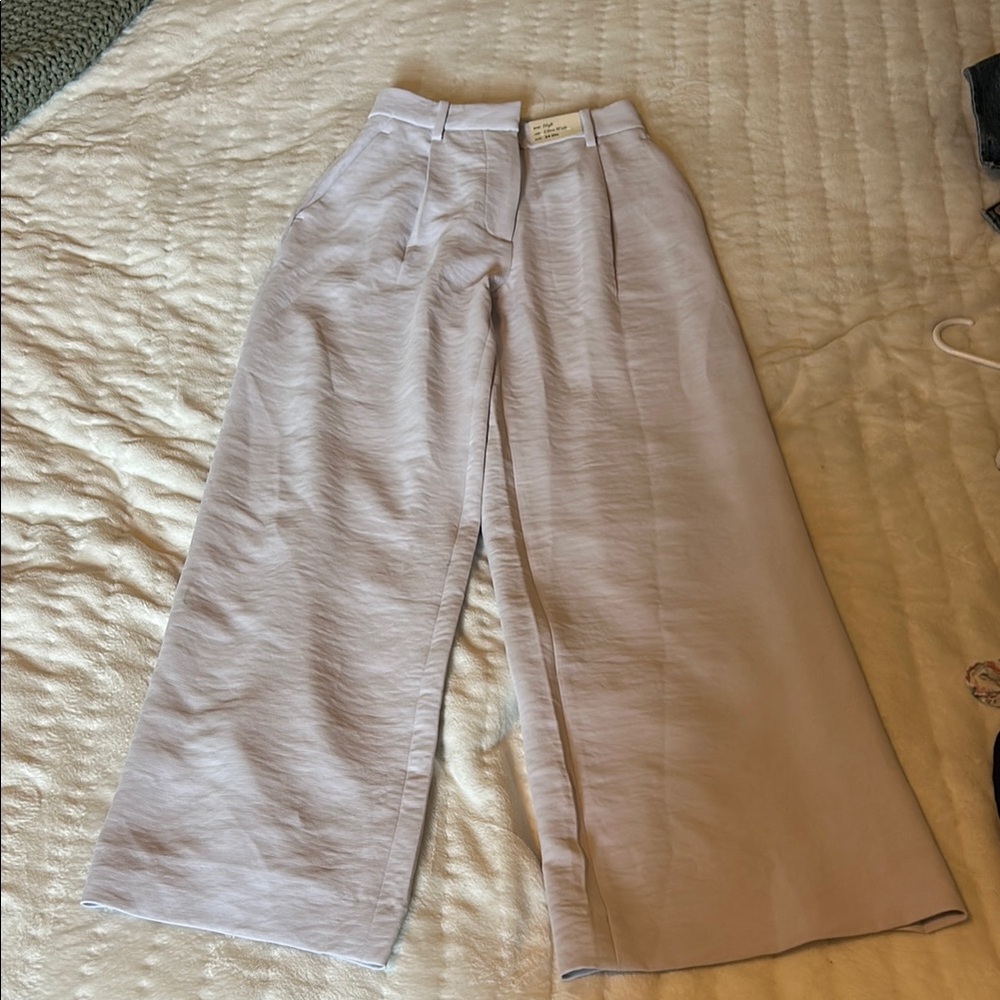 Stylish Wide-Leg Pants in Light purple